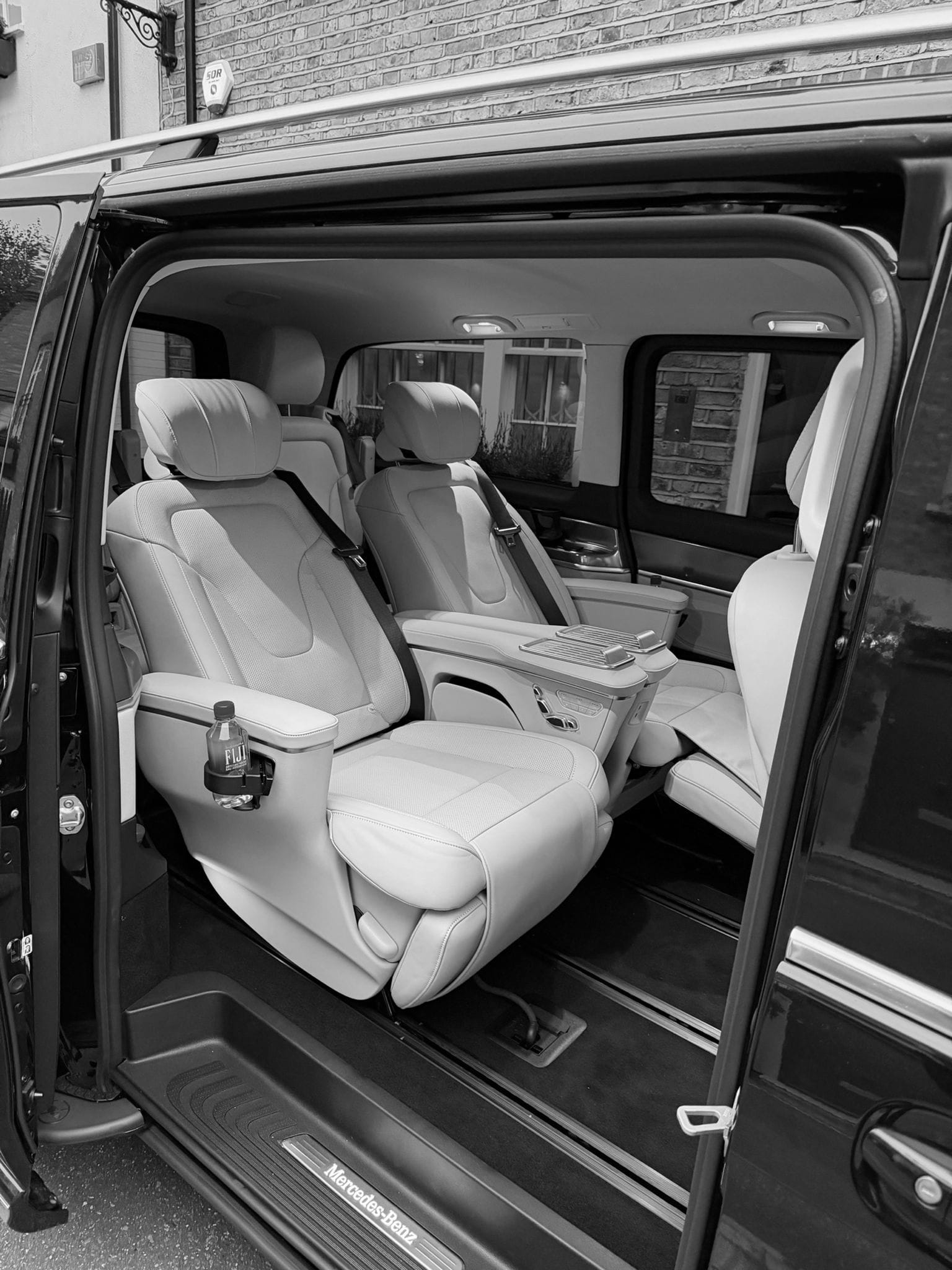 Mercedes-Benz V-Class Jet interior captain seats